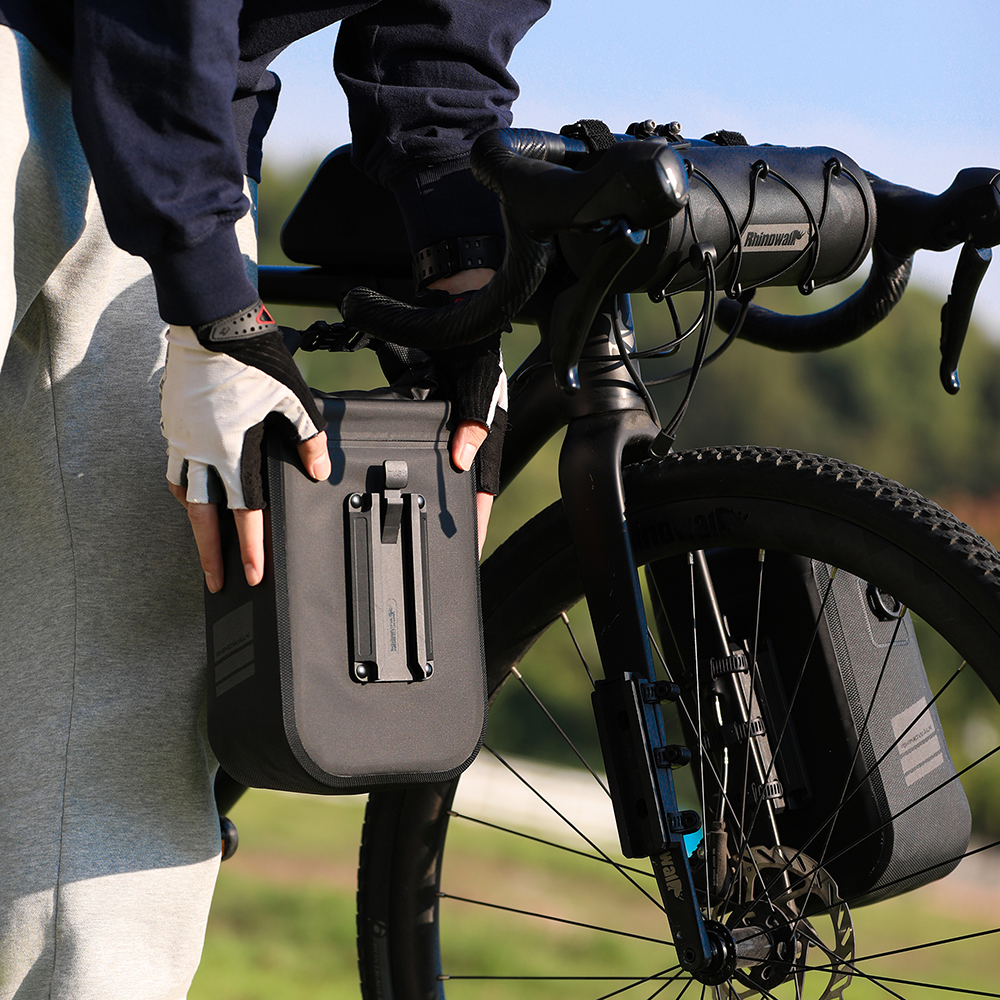 Rhinowalk Bike Quick Release F - đánh giá và giá Cycling Commuter Backpack Waterproof